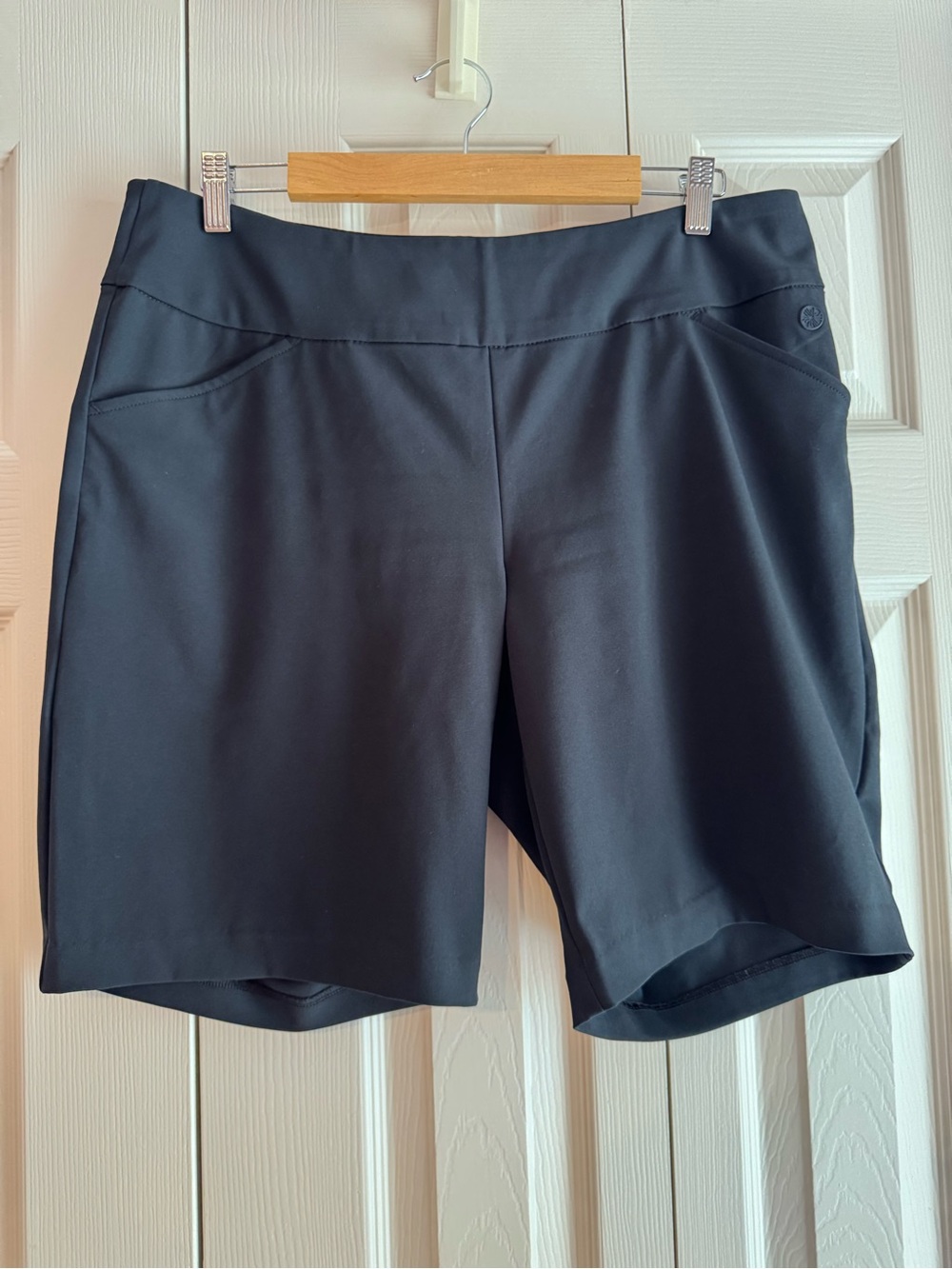EUC LILLY PULITZER Luxletic 50+  NOIR BLACK Reid Shorts, Size 14, HTF COLOR
